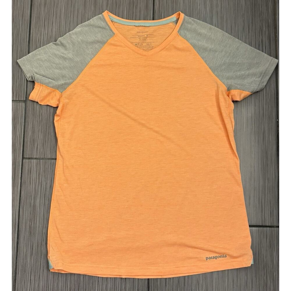 Patagonia Nine Trails Women’s Orange Short Sleeve V-Neck T-shirt Size Medium